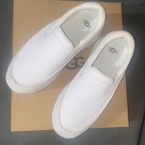 New Ugg White Marin Slip On size 9